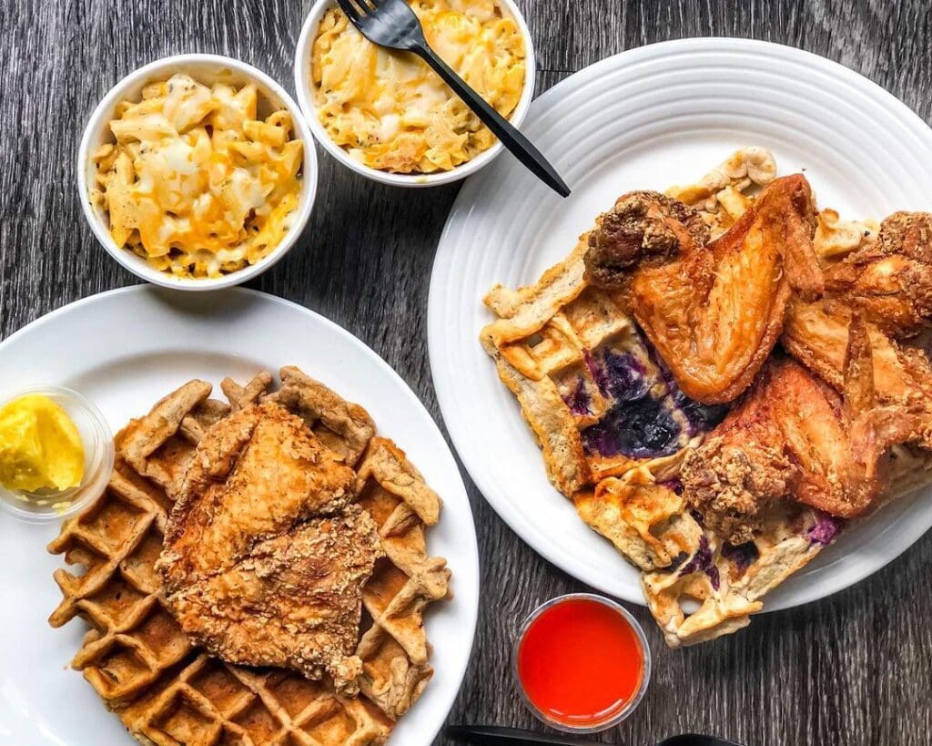 Dame's Chicken and Waffles-02