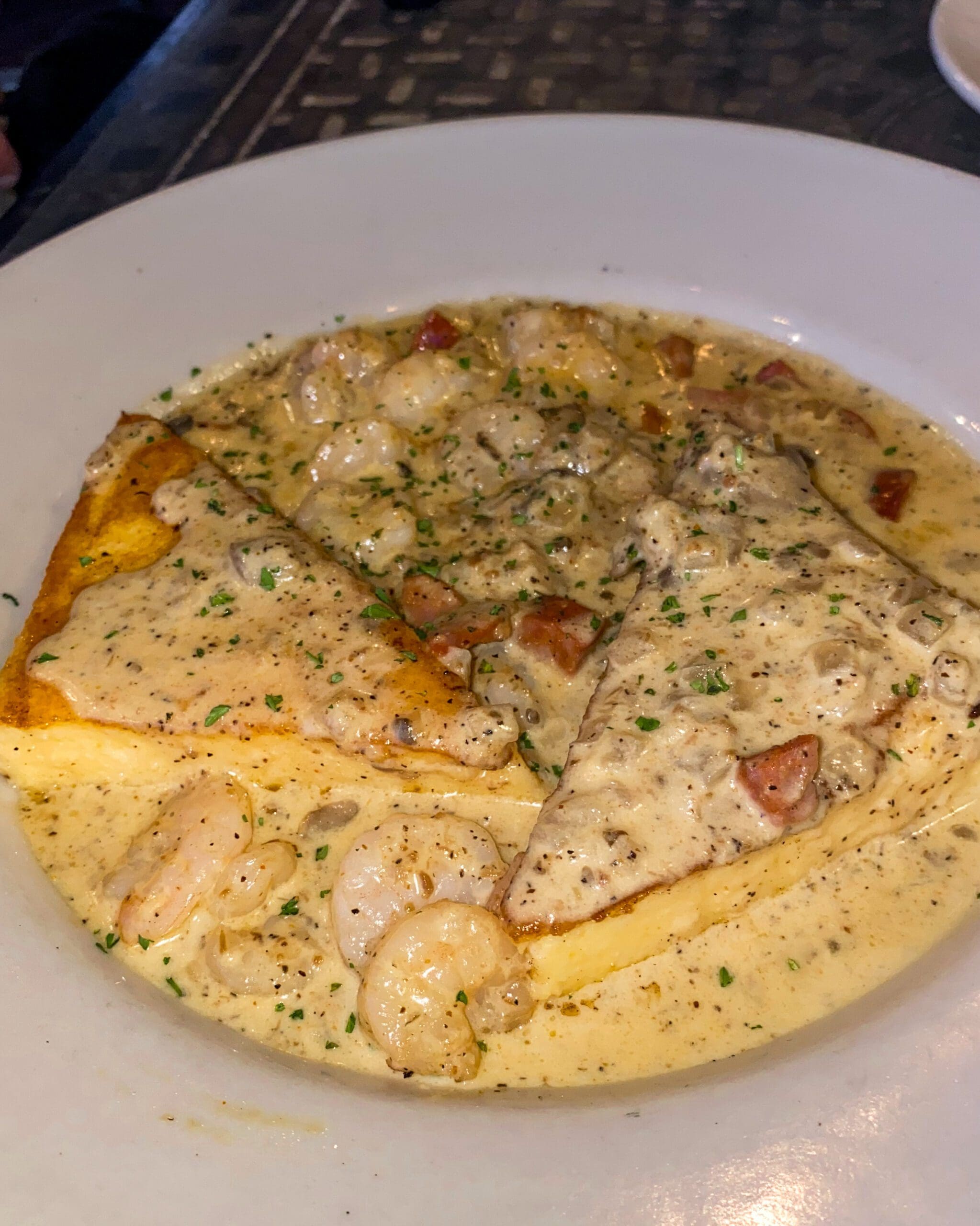 Shuckers shrimp & grits